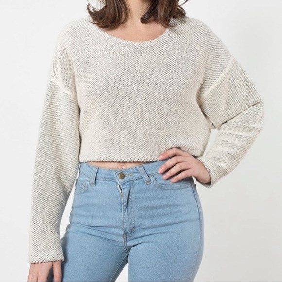 Cropped reversible easy sweater. - Picture 2 of 2